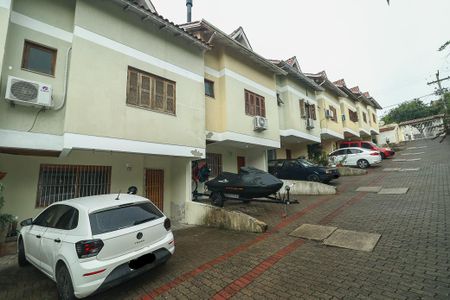 Casa de condomínio à venda com 179m², 3 quartos e 2 vagasFachada