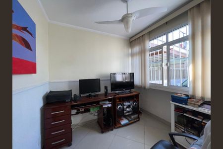 Casa à venda com 185m², 3 quartos e 2 vagasFoto 03