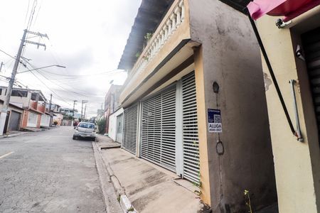 Casa para alugar com 39m², 1 quarto e sem vaga Casa para alugar com 39m², 1 quarto e sem vagaFachada e Placa