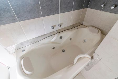 Apartamento à venda com 110m², 3 quartos e 1 vagaBanheiro da Suíte