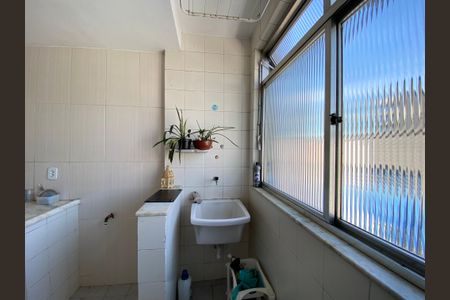 Apartamento à venda com 75m², 2 quartos e 1 vaga Apartamento à venda com 75m², 2 quartos e 1 vagaCozinha e Área de Serviço