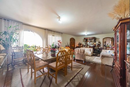 Apartamento para alugar com 320m², 3 quartos e 2 vagasSala