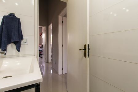 Casa de condomínio à venda com 117m², 3 quartos e 3 vagasBanheiro