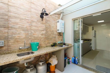 Casa de condomínio à venda com 117m², 3 quartos e 3 vagasÁrea gourmet