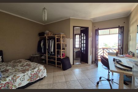 Casa à venda com 300m², 3 quartos e 5 vagasSuíte 3