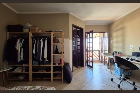 Casa à venda com 300m², 3 quartos e 5 vagasSuíte 3