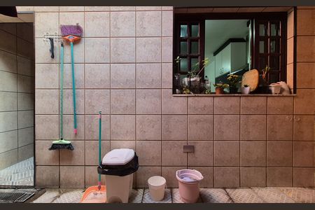 Casa à venda com 300m², 3 quartos e 5 vagasArea de serviço