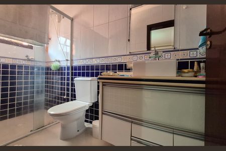 Casa à venda com 300m², 3 quartos e 5 vagasBanheiro da suíte 2
