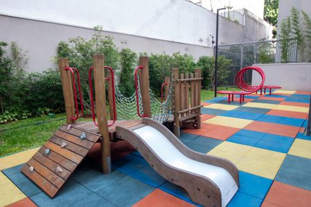 Apartamento à venda com 232m², 4 quartos e 3 vagas Apartamento à venda com 232m², 4 quartos e 3 vagasÁrea comum - Playground
