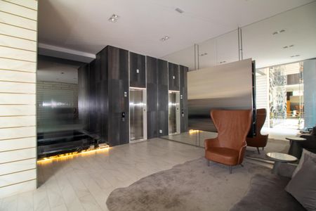 Apartamento à venda com 232m², 4 quartos e 3 vagas Apartamento à venda com 232m², 4 quartos e 3 vagasHall Social