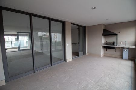 Apartamento à venda com 232m², 4 quartos e 3 vagas Apartamento à venda com 232m², 4 quartos e 3 vagasVaranda Gourmet