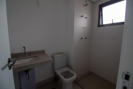 Apartamento à venda com 232m², 4 quartos e 3 vagas Apartamento à venda com 232m², 4 quartos e 3 vagasBanheiro da Suíte 3