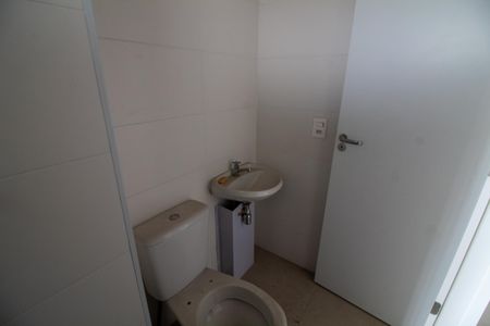 Apartamento à venda com 232m², 4 quartos e 3 vagas Apartamento à venda com 232m², 4 quartos e 3 vagasBanheiro de Serviço
