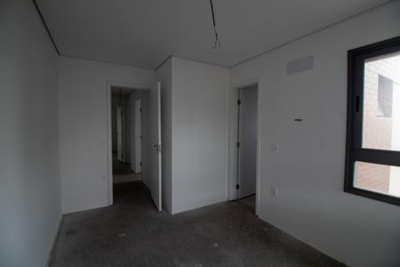Apartamento à venda com 232m², 4 quartos e 3 vagas Apartamento à venda com 232m², 4 quartos e 3 vagasSuíte 1