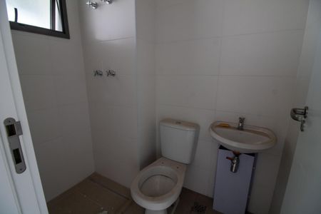 Apartamento à venda com 232m², 4 quartos e 3 vagas Apartamento à venda com 232m², 4 quartos e 3 vagasBanheiro de Serviço