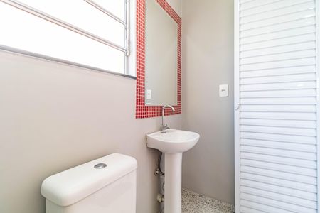 Casa para alugar com 50m², 1 quarto e sem vaga Casa para alugar com 50m², 1 quarto e sem vagaBanheiro