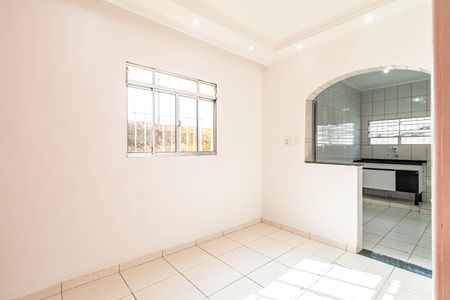 Casa para alugar com 50m², 1 quarto e sem vaga Casa para alugar com 50m², 1 quarto e sem vagaSala