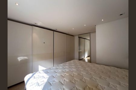 Apartamento à venda com 102m², 2 quartos e 2 vagas Apartamento à venda com 102m², 2 quartos e 2 vagasSuíte