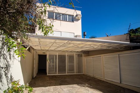 Casa à venda com 233m², 4 quartos e 2 vagas Casa à venda com 233m², 4 quartos e 2 vagasGaragem