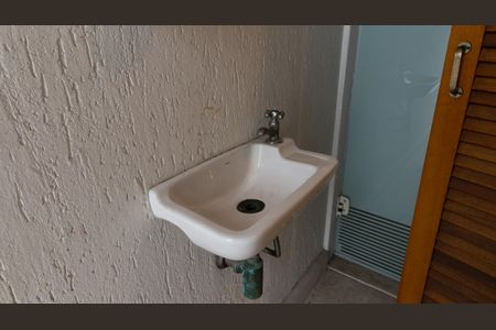 Casa à venda com 225m², 3 quartos e 3 vagas Casa à venda com 225m², 3 quartos e 3 vagasBanheiro de Serviço 1