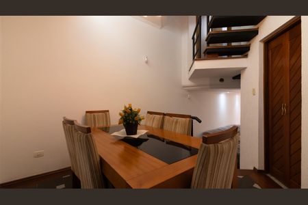 Casa à venda com 225m², 3 quartos e 3 vagas Casa à venda com 225m², 3 quartos e 3 vagasSala de Jantar