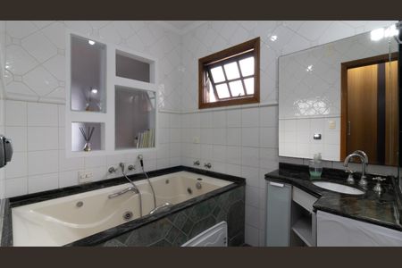 Casa à venda com 225m², 3 quartos e 3 vagas Casa à venda com 225m², 3 quartos e 3 vagasBanheiro da Suíte 1