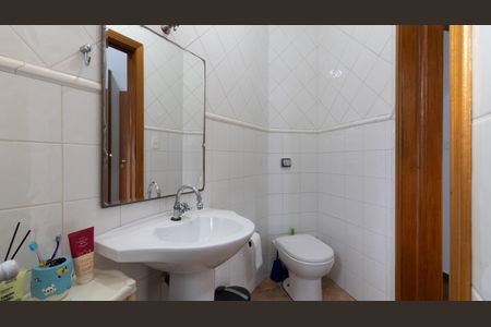 Casa à venda com 225m², 3 quartos e 3 vagas Casa à venda com 225m², 3 quartos e 3 vagasBanheiro da Suíte 3