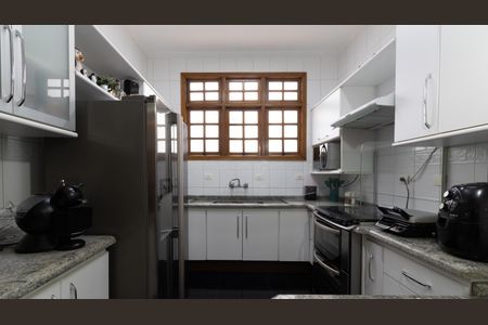 Casa à venda com 225m², 3 quartos e 3 vagas Casa à venda com 225m², 3 quartos e 3 vagasCozinha