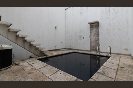 Casa à venda com 225m², 3 quartos e 3 vagas Casa à venda com 225m², 3 quartos e 3 vagasPiscina
