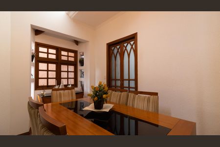 Casa à venda com 225m², 3 quartos e 3 vagas Casa à venda com 225m², 3 quartos e 3 vagasSala de Jantar