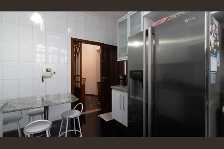 Casa à venda com 225m², 3 quartos e 3 vagas Casa à venda com 225m², 3 quartos e 3 vagasCozinha