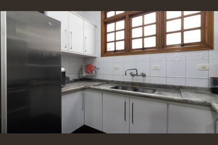 Casa à venda com 225m², 3 quartos e 3 vagas Casa à venda com 225m², 3 quartos e 3 vagasCozinha