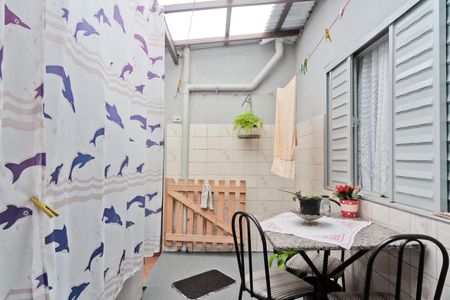 Casa à venda com 130m², 2 quartos e 2 vagas Casa à venda com 130m², 2 quartos e 2 vagasCozinha