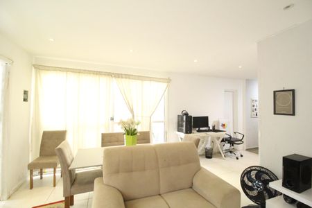 Casa de condomínio à venda com 62m², 1 quarto e sem vagaSala