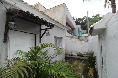 Casa de condomínio à venda com 62m², 1 quarto e sem vagaFrente da casa