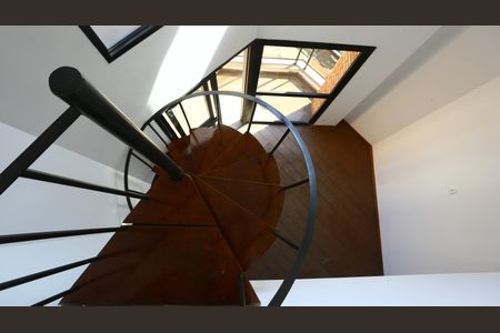 Apartamento à venda com 73m², 2 quartos e 1 vagaEscada