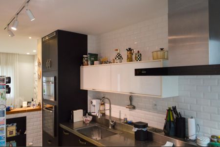 Casa de condomínio à venda com 228m², 3 quartos e 3 vagasCozinha