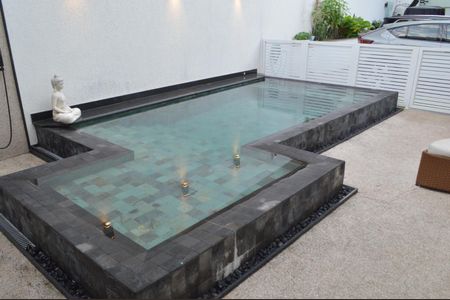 Casa de condomínio à venda com 228m², 3 quartos e 3 vagasPiscina