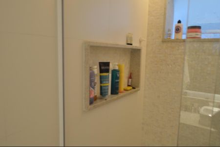 Casa de condomínio à venda com 228m², 3 quartos e 3 vagasBanheiro Social