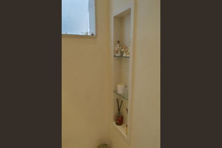 Casa de condomínio à venda com 228m², 3 quartos e 3 vagasLavabo