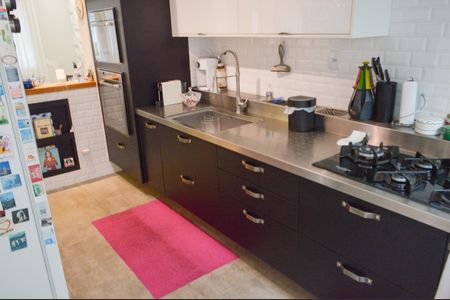 Casa de condomínio à venda com 228m², 3 quartos e 3 vagasCozinha