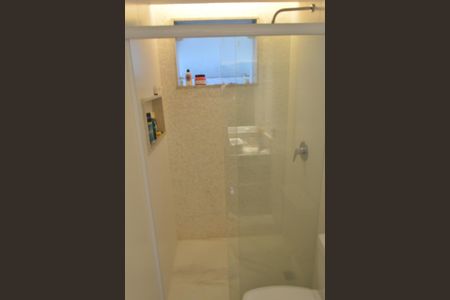 Casa de condomínio à venda com 228m², 3 quartos e 3 vagasBanheiro Social