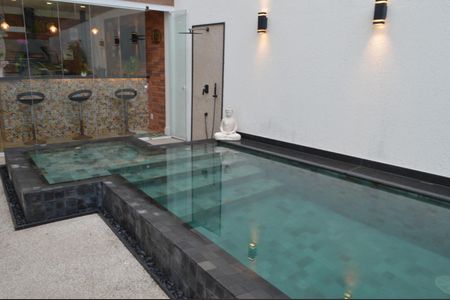 Casa de condomínio à venda com 228m², 3 quartos e 3 vagasPiscina