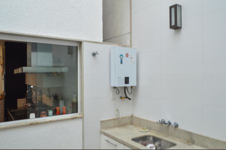 Casa de condomínio à venda com 228m², 3 quartos e 3 vagasÁrea de Serviço