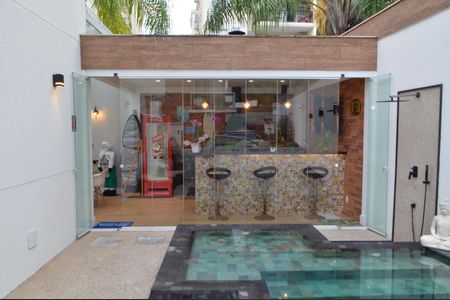 Casa de condomínio à venda com 228m², 3 quartos e 3 vagasÁrea Gourmet