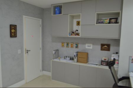 Casa de condomínio à venda com 228m², 3 quartos e 3 vagasQuarto