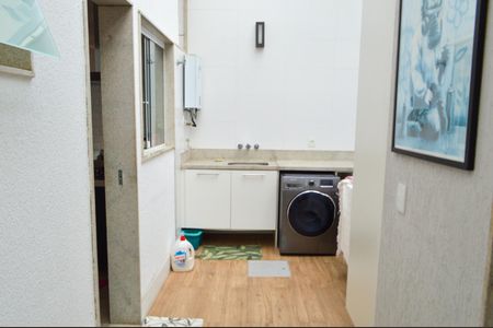 Casa de condomínio à venda com 228m², 3 quartos e 3 vagasÁrea de Serviço