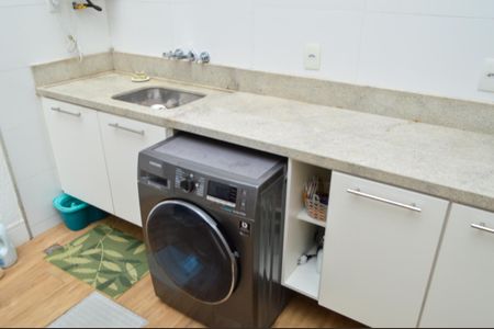 Casa de condomínio à venda com 228m², 3 quartos e 3 vagasÁrea de Serviço