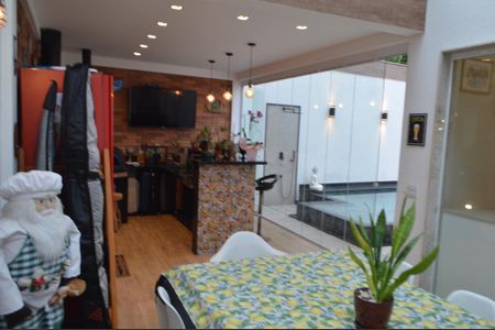 Casa de condomínio à venda com 228m², 3 quartos e 3 vagasÁrea Gourmet