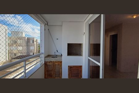 Apartamento para alugar com 71m², 2 quartos e 1 vagaSacada